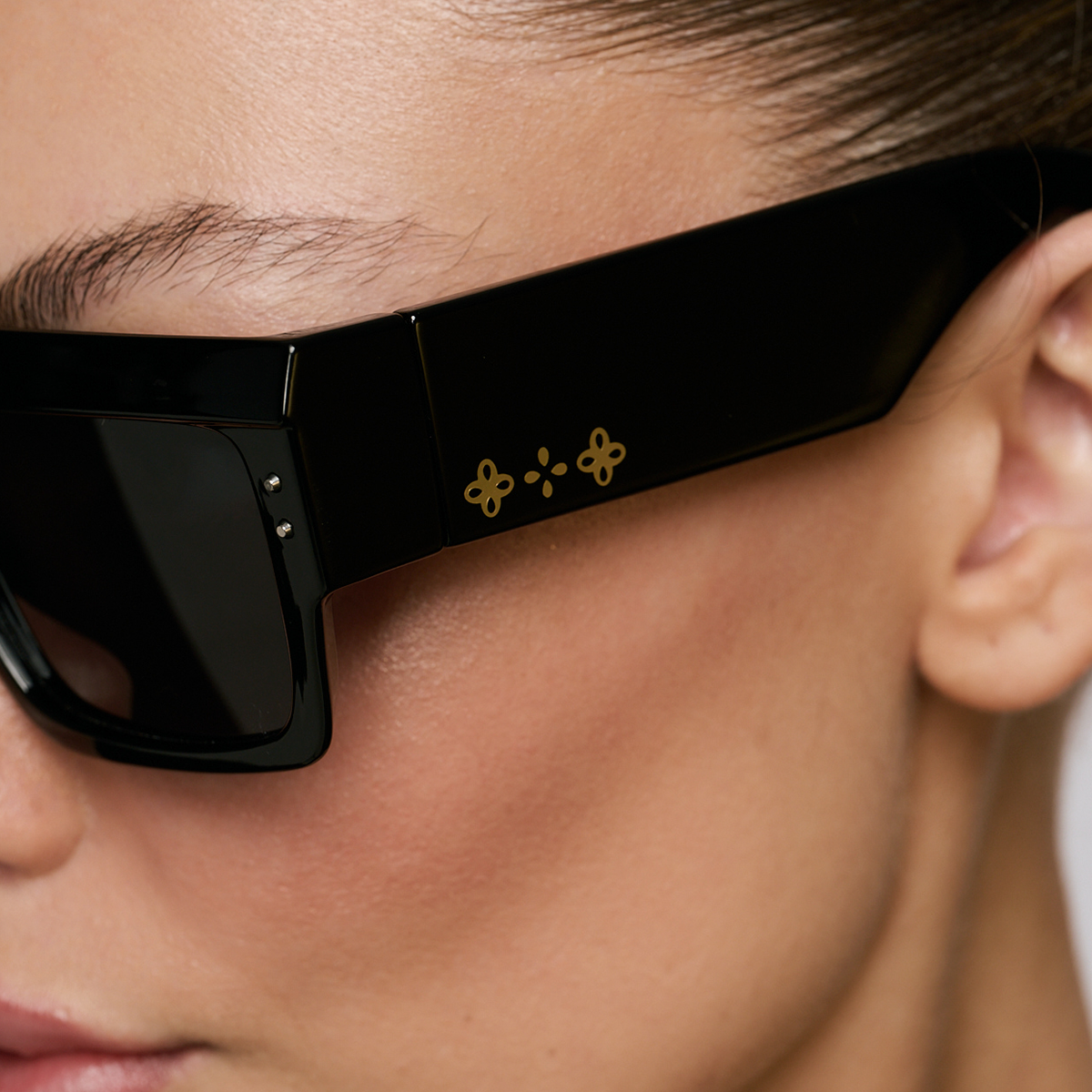 Suzuka Negro Brillo Lente Gris