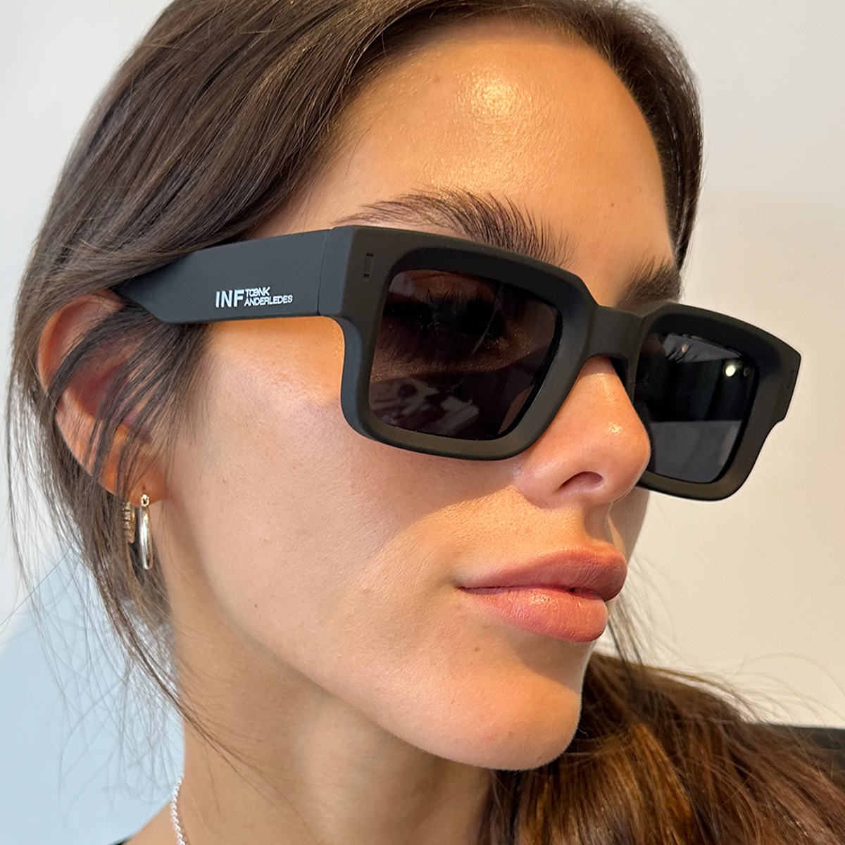 Anteojos de Sol Exclamation Negro Mate Lente Gris Polarizado Infinit
